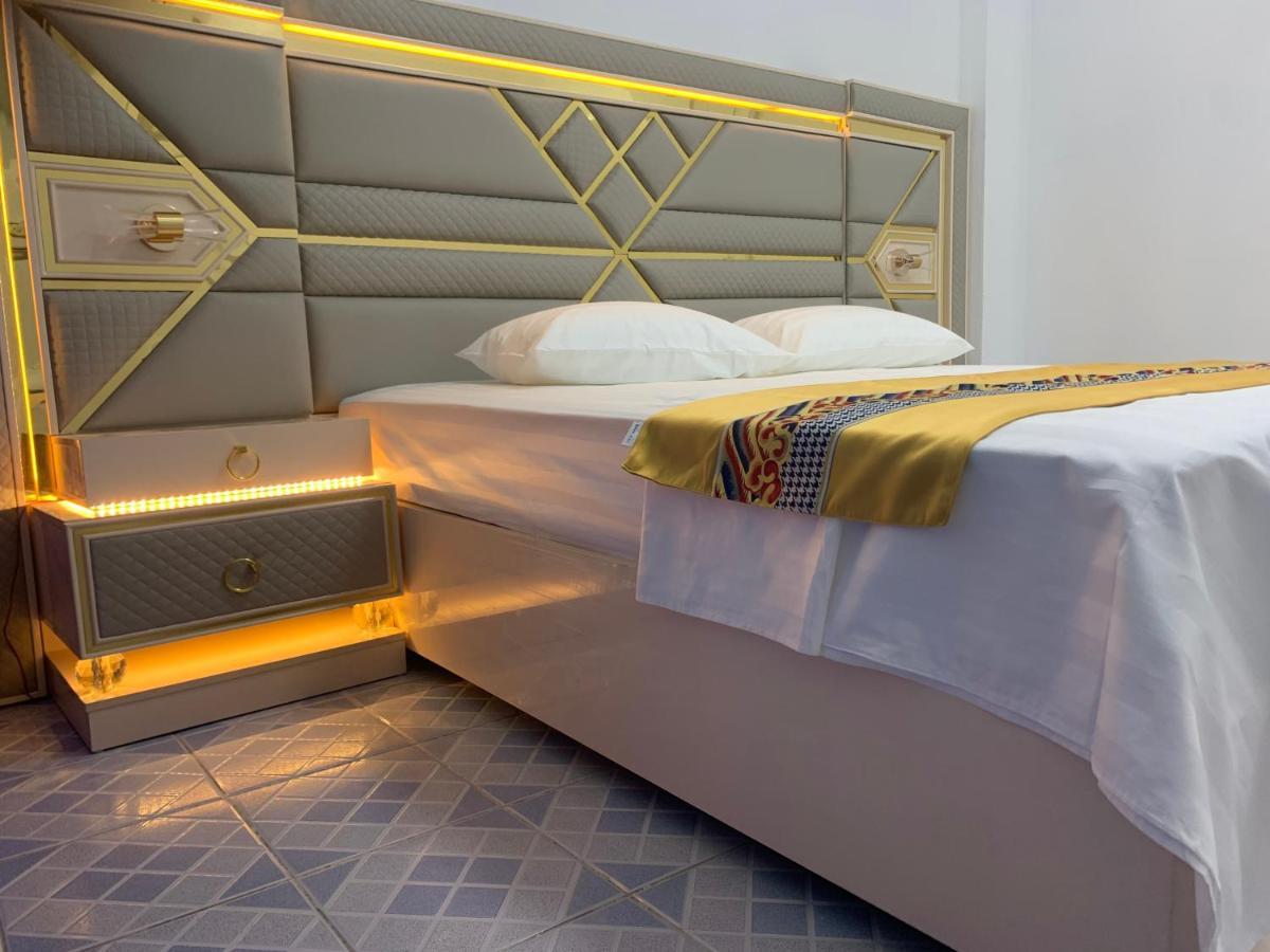 Ontrack Travel Transit Hotel Male Bagian luar foto
