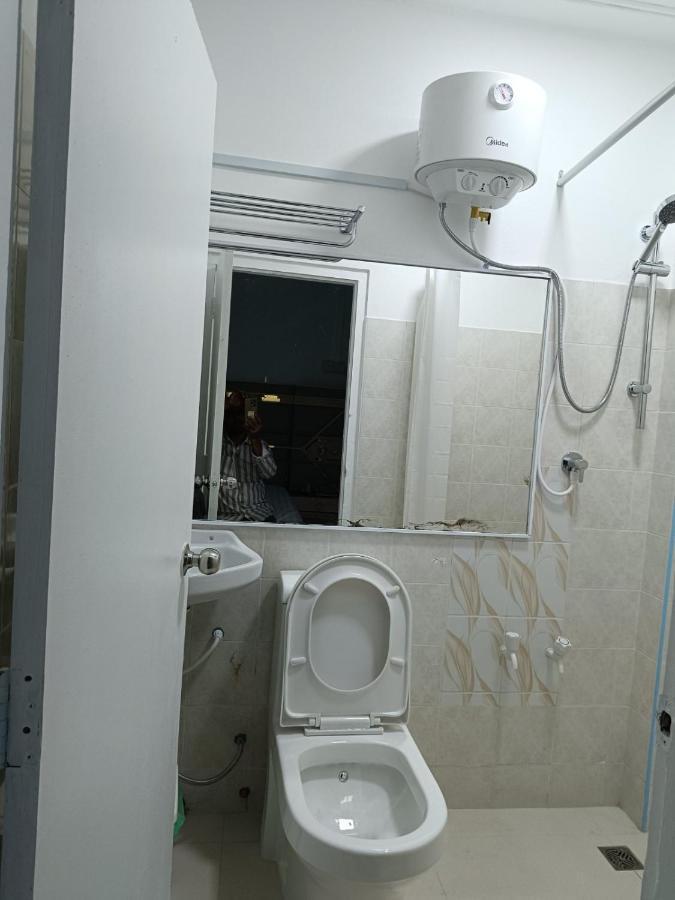Ontrack Travel Transit Hotel Male Bagian luar foto