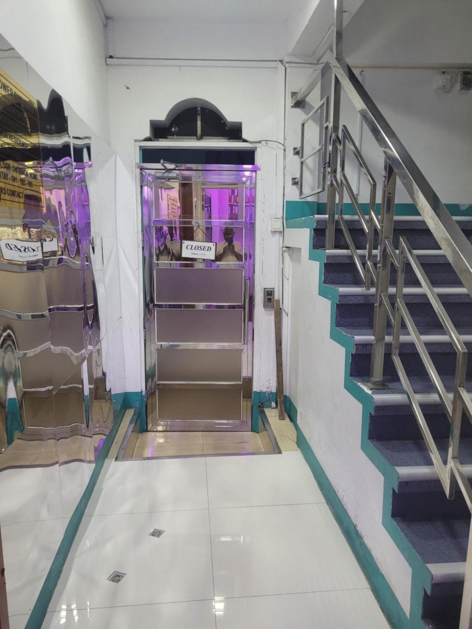 Ontrack Travel Transit Hotel Male Bagian luar foto