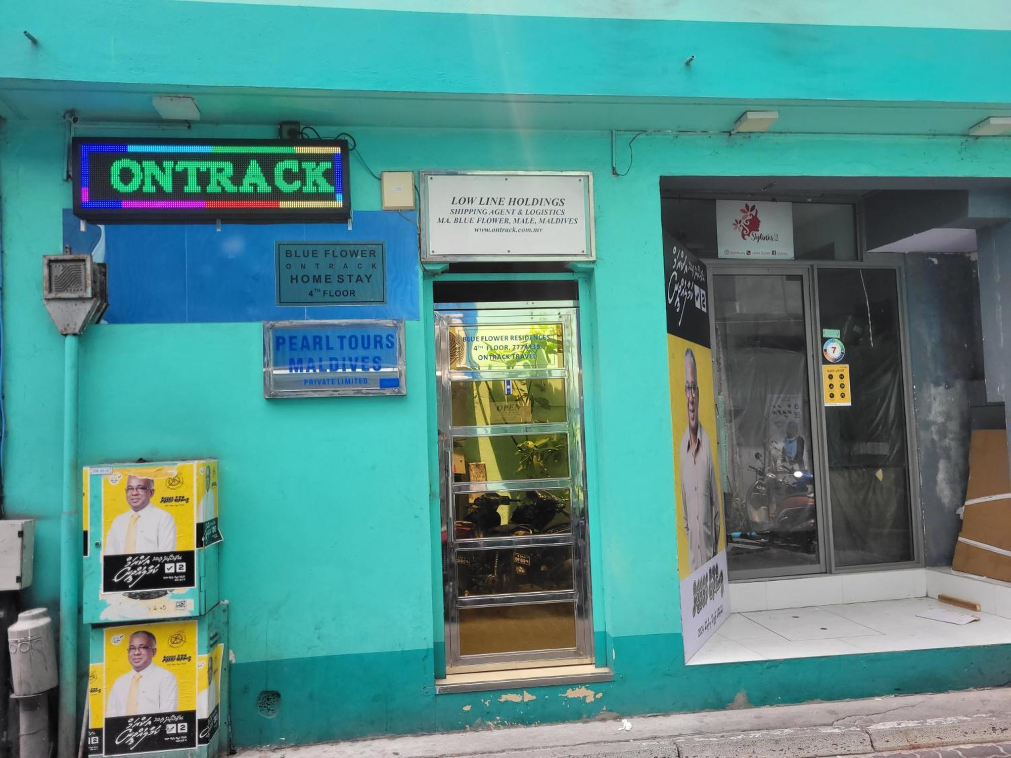 Ontrack Travel Transit Hotel Male Bagian luar foto